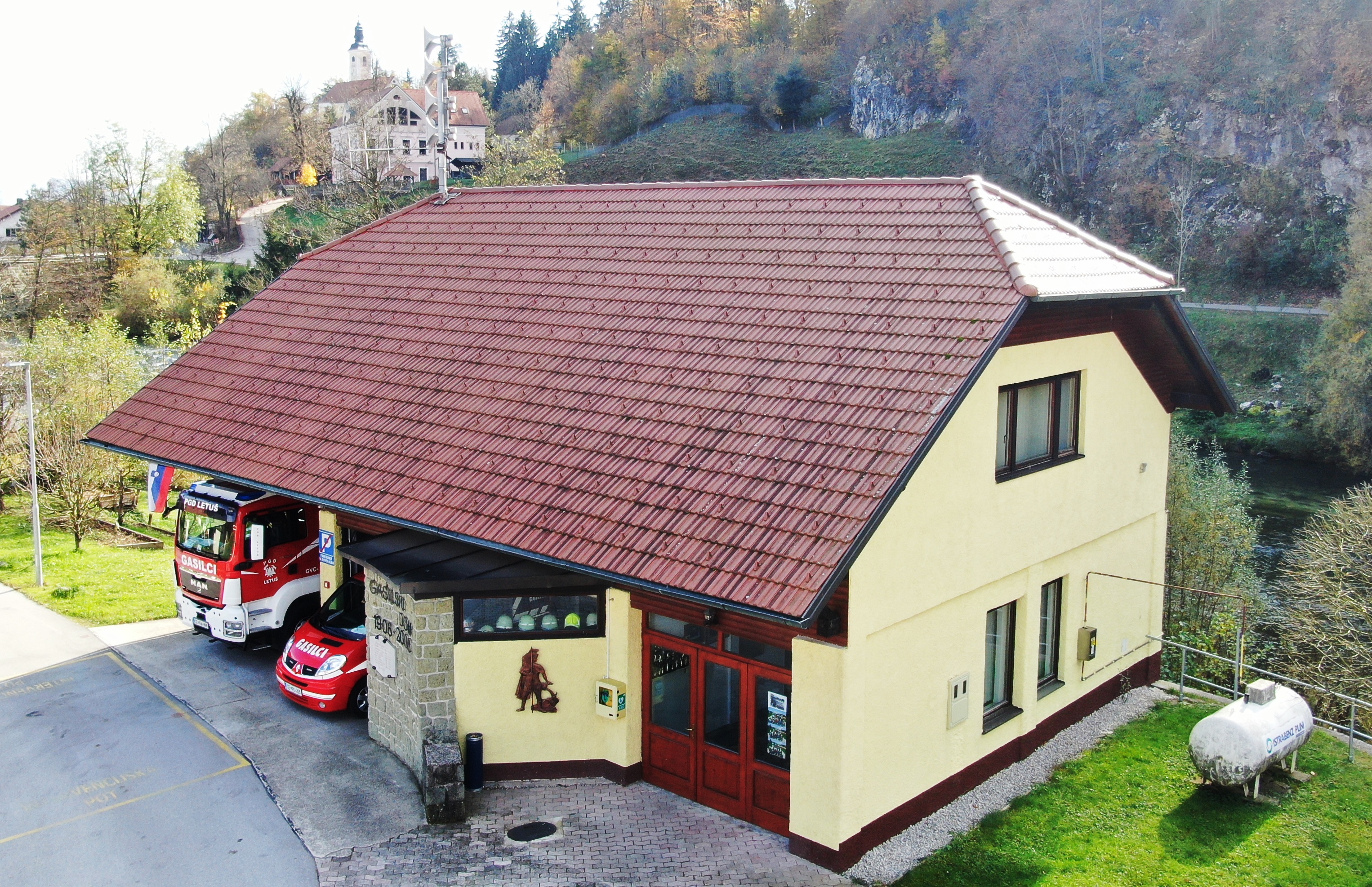 Gasilski dom Letuš.jpg